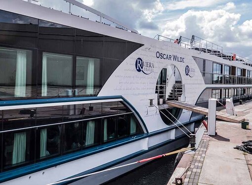 Automatische telescopische schuifdeur entree schip cruiseschip Scylla Oscar Wilde